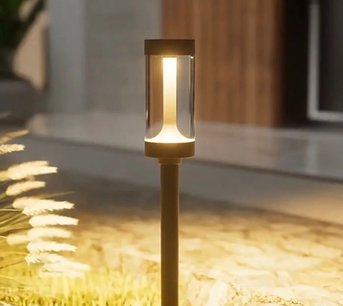 Image galerie 4 - Lampe Solaire de Jardin à Piquer — Éclairage Élégant et Moderne