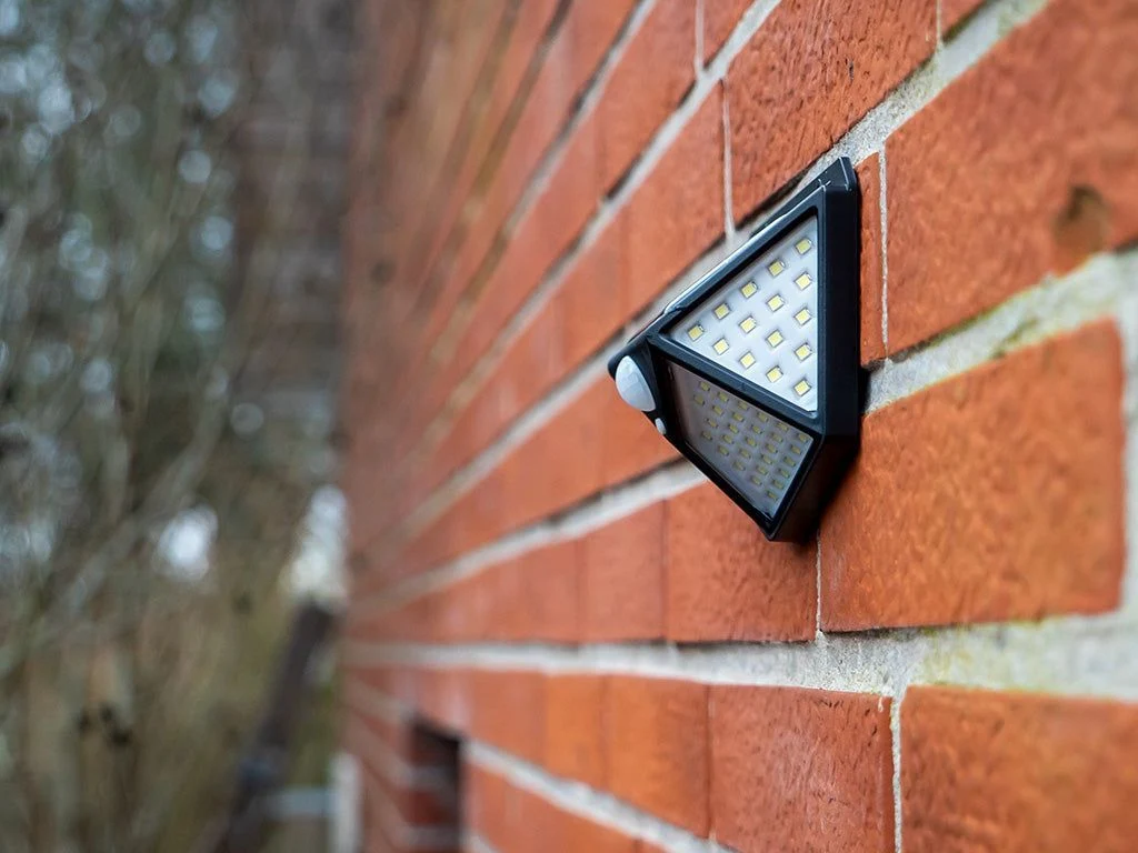 Image galerie 2 - LAMPE LED SOLAIRE EXTÉRIEURE